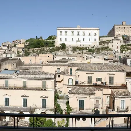 Chocolat - Charming In Modica